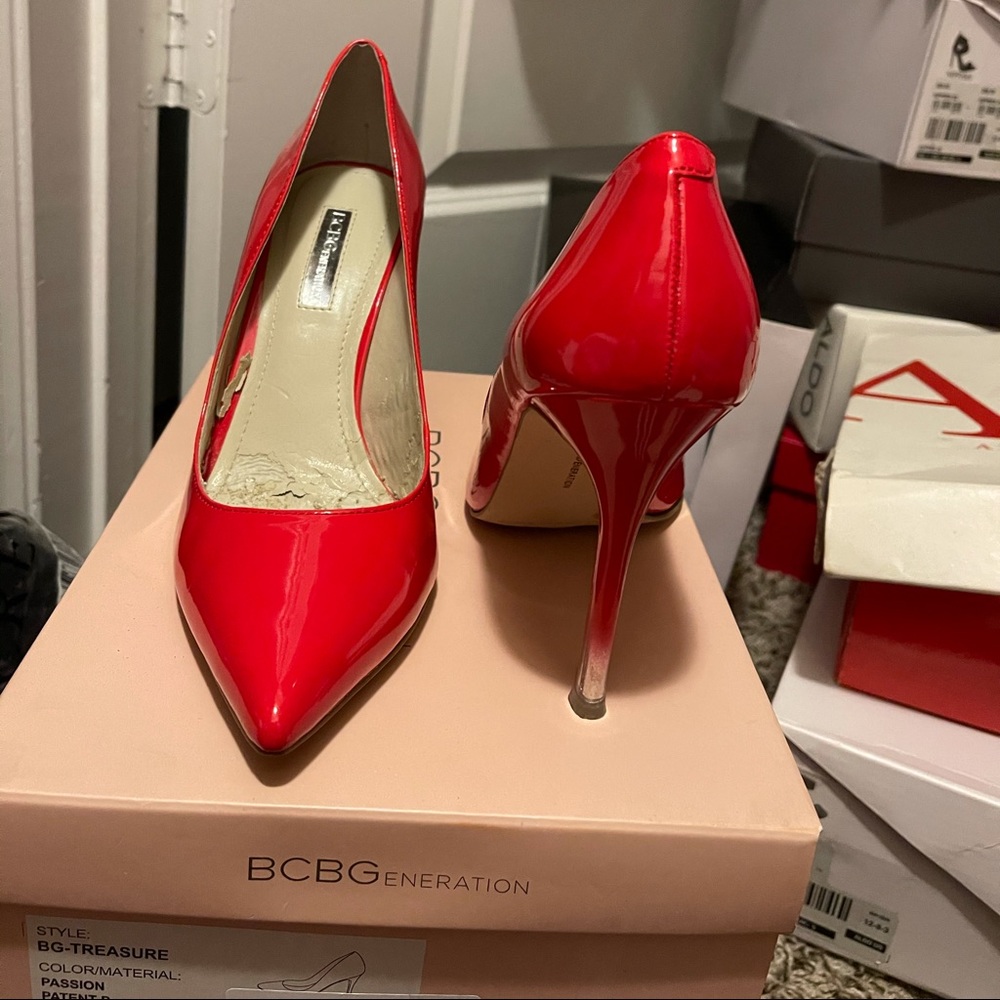 BCBG HEEELS